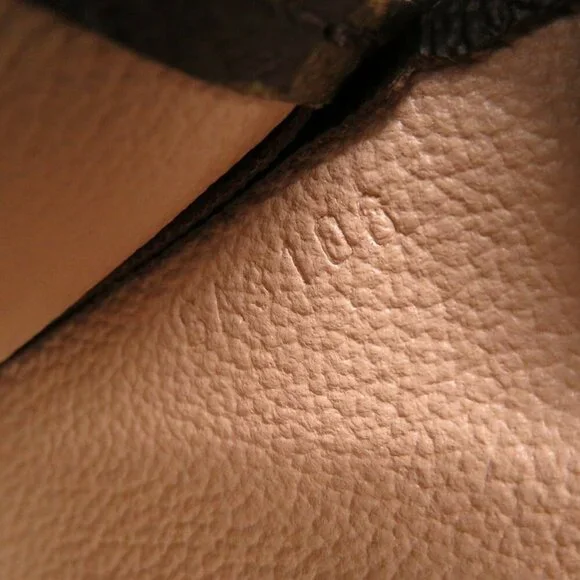 LOUIS VUITTON Brown Monogram Clutch Bag - Picture 8 of 11